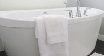 Onwijs Witte aanslag van je badkamertegels verwijderen doe je zo! [TIP] GA-75