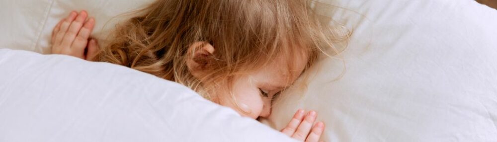 Waarom je kind niet kan slapen wat kun je doen  mamameteenblog.nl